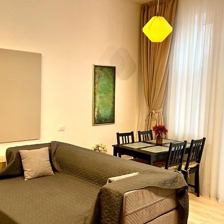 Nice Flat In Villa Near Old Town Бухарест Екстер'єр фото