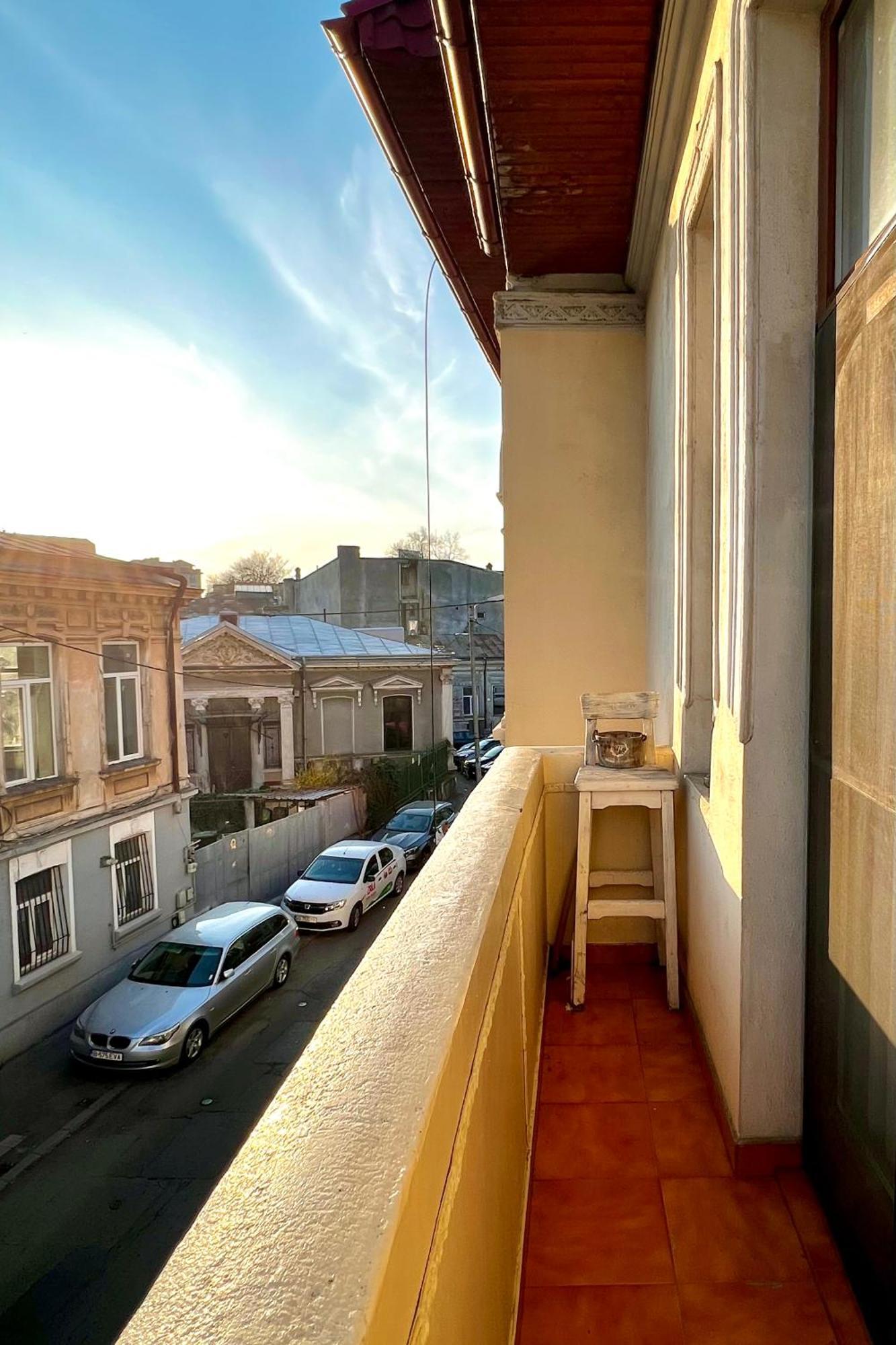 Nice Flat In Villa Near Old Town Бухарест Екстер'єр фото