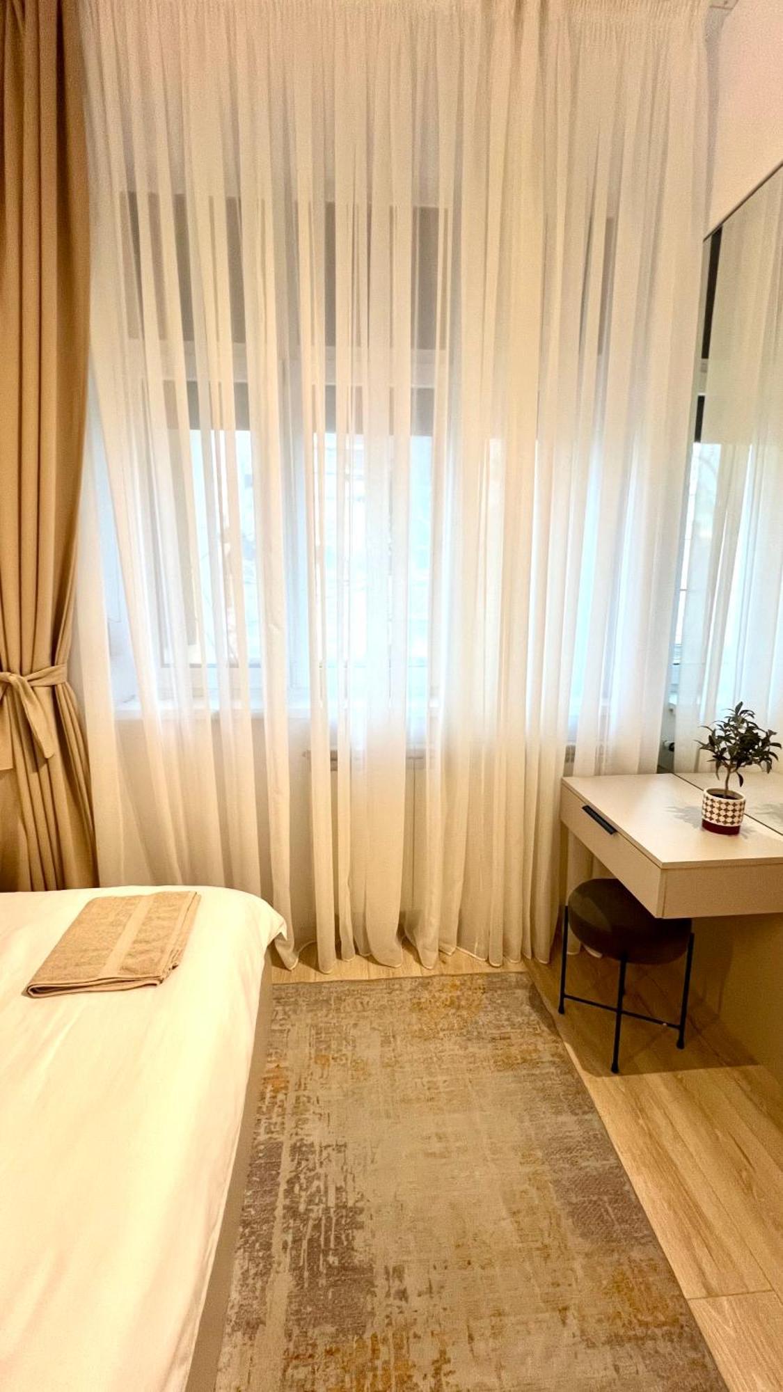Nice Flat In Villa Near Old Town Бухарест Екстер'єр фото